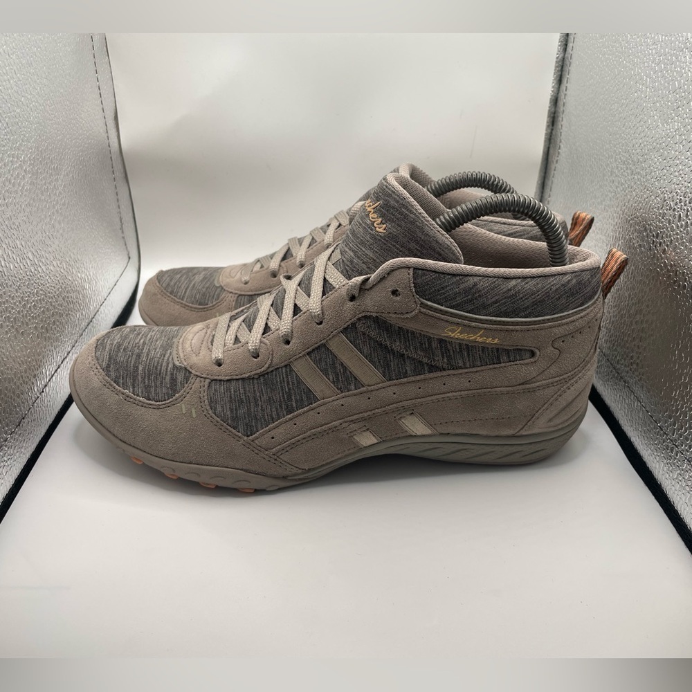 Skechers taupe High-Top women’s Sneakers size 9